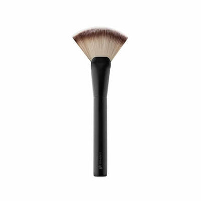 Glo Skin Beauty 201 Fan Highlighter Brush